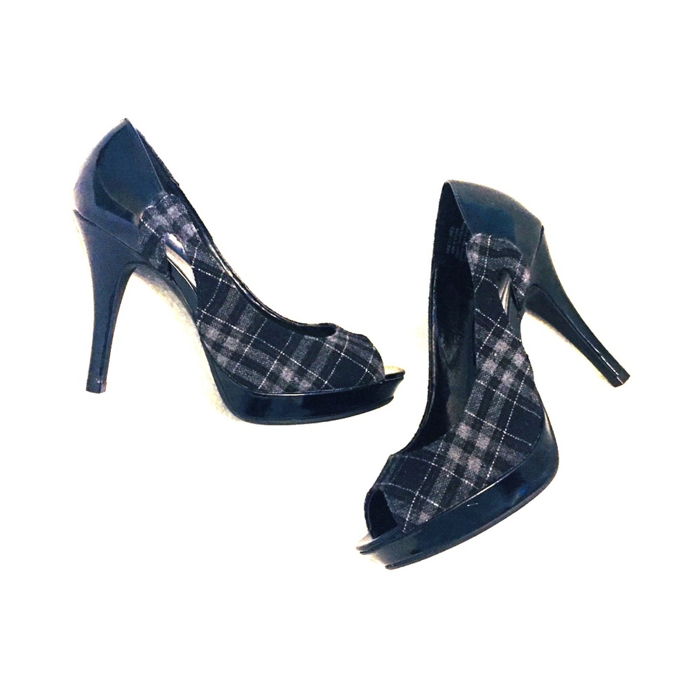 Apt 9 Boston print heels Size 7
